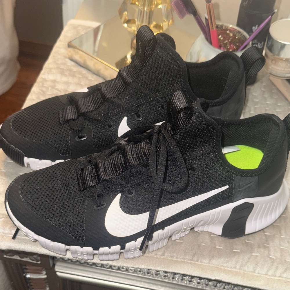 Women’s Nike Metcon Sneakers